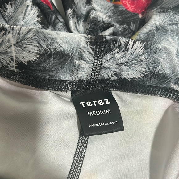 TEREZ LEGGIN DONUT ORNAMENT HOLIDAY  PRINT MID RISE WOMENS SZ MEDIUM - Picture 9 of 10